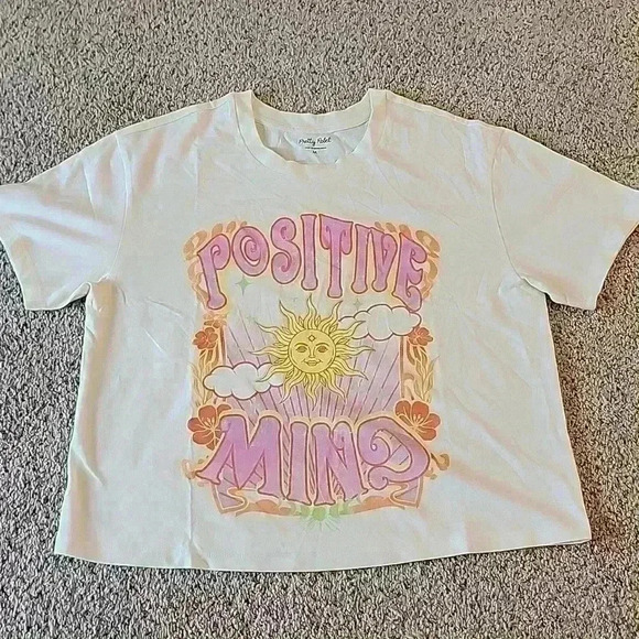 Positive Mind Crop Top Pretty Rebel Size Medium ✨️ - Picture 1 of 4